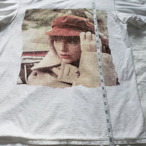 Taylor Swift RED Taylors Version Album Ringer Album Cotton Tee White Sz M - Picture 11 of 11